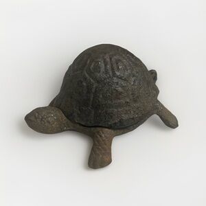 Hide a Key Vintage Tiny Cast Iron Turtle